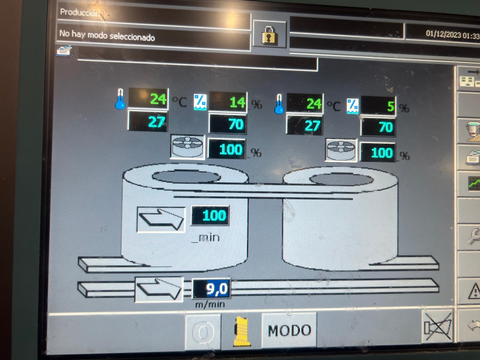 Pantalla de control de producción industrial